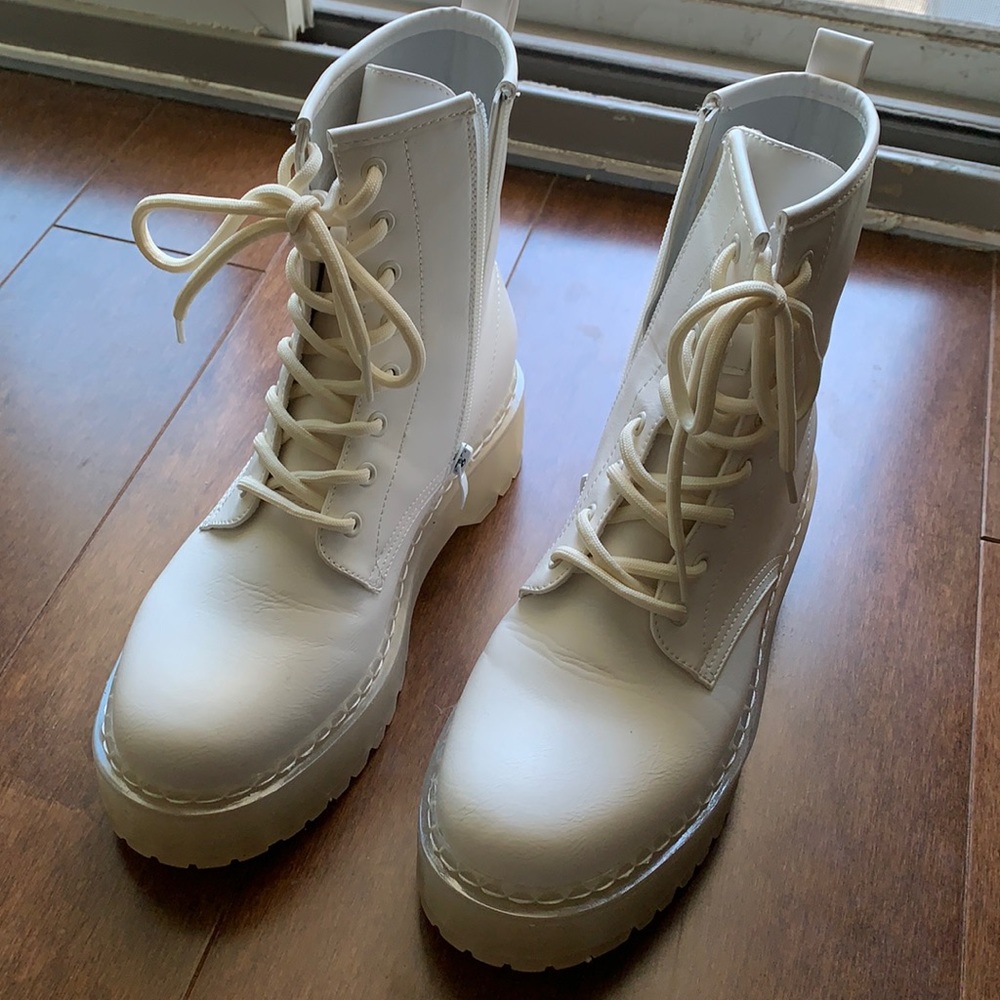 Steve Madden white Betty size 9 Womens